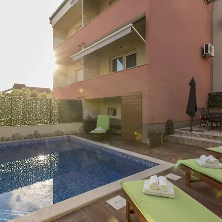 别墅 Magnificent Tango With 8 Bedrooms *