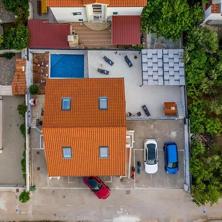 Magnificent Tango With 8 Bedrooms * 特罗吉尔